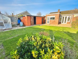 Red Barn Road - click for photo gallery